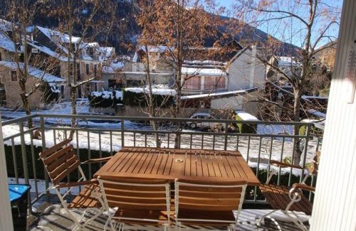 Bagneres-de-Luchon Apartment | Appartement 2 Pièces avec Cabine, Parking, Internet - Bagnères-de-Luchon - FR-1-313-159
