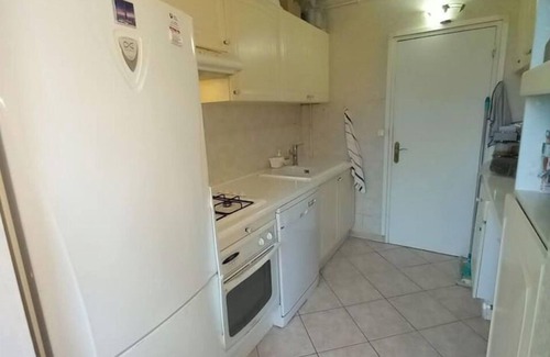 Meudon-la-Foret Apartment | Appartement 3 Chambres Proche de Paris des Lacs et de la Foret