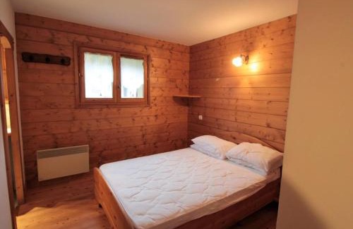 Les Carroz-d'Araches Apartment | Appartement 3 pièces cabine, 6 pers, face au spa et au ski bus, proche pistes et commodités - FR-1-572-45