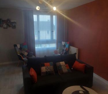 Beauvais Apartment | Appartement 5 personnes 52m2 avec Grand Salon et 1 chambre proche aéroport et gare