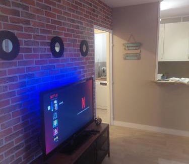 Beauvais Apartment | Appartement 5 personnes 52m2 avec Grand Salon et 1 chambre proche aéroport et gare