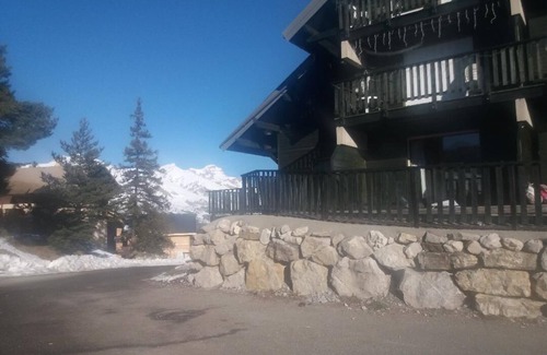 La Joue du Loup Apartment | Appartement 5P Dans Chalet Plein sud au Coeur de La Joue du Loup