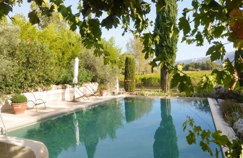 Oppede Apartment | Appartement accueillant avec piscine à Oppède 70 m², vue montagne