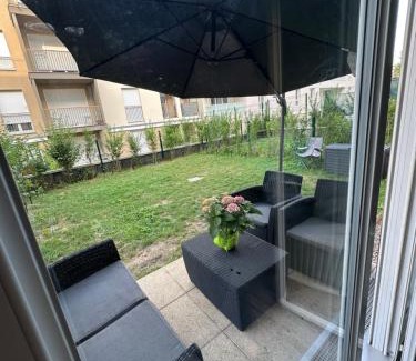 Villeneuve-le-Roi Apartment | Appartement avec jardin cosy près de Paris