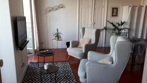 Anatole France Apartment | Appartement avec balcon, bord du canal, Wifi.