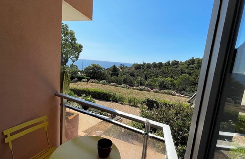 Cavalaire-sur-Mer Apartment | Appartement Cavalaire-sur-mer vue mer