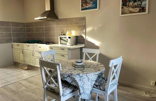 Saint-Quay-Portrieux Apartment | Appartement convivial Saint-Quay-Portrieux 60 m² avec terrasse