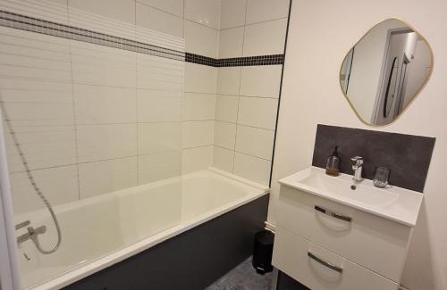 Saint Nicolas - Charles III - Ville vieille - Trois Maisons - Leopold Apartment | Appartement central et calme, proche de la Place Stanislas - FR-1-584-350
