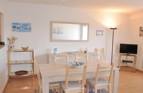 Perros-Guirec Apartment | Appartement central avec WIFI, 2 chambres, vue mer, parking privé à Perros-Guirec - FR-1-368-114