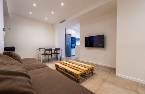 Liberation Apartment | Appartement Climatisé et Rénové