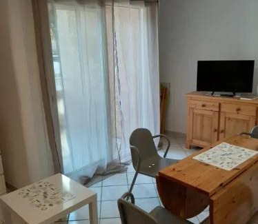 Toulon - Hyeres Apartment | Appartement Confortable à Proximité de la Mer 45 m²