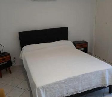 Toulon - Hyeres Apartment | Appartement Confortable à Proximité de la Mer 45 m²