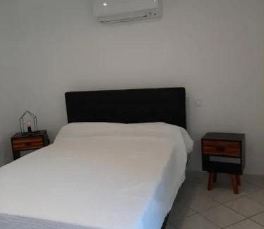 Toulon - Hyeres Apartment | Appartement Confortable à Proximité de la Mer 45 m²