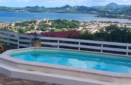 Le Robert Apartment | Appartement confortable au Robert avec piscine partagée, 60 m²