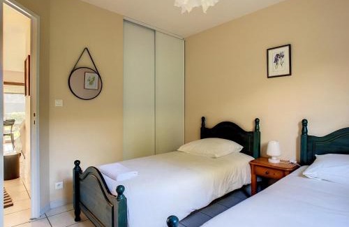 Crozon Apartment | Appartement cosy à Crozon, à 180m de la plage du Portzic, avec jardin clos et vue mer - FR-1-370-68