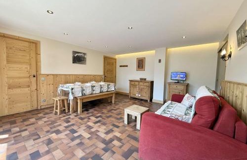 Praz-sur-Arly Apartment | Appartement cosy au cœur de Praz-Sur-Arly - 5 pers, proche centre et pistes, parking et casier ski - FR-1-603-35