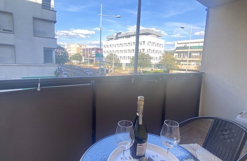 Centre Apartment | Appartement Cosy Avec Balcon Proche de la Défense