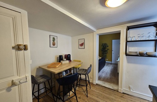 Angers Apartment | Appartement Cosy T3 Dans L'hyper Centre! Commodités à Proximités! Netflix