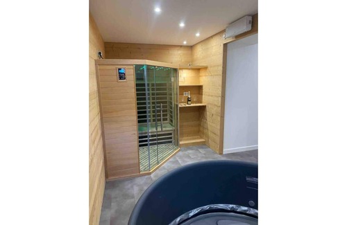 Morez Apartment | Appartement Cozy Avec SPA et Sauna Privé