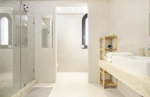 Cabo Negro Apartment | Appartement de luxe avec piscine et en bord de mer