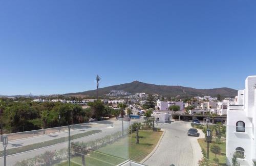 Cabo Negro Apartment | Appartement de luxe avec piscine et en bord de mer