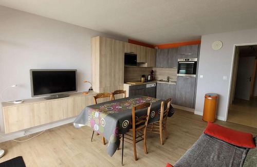 Merlimont-Plage Apartment | Appartement en bord de mer avec balcon, 2 chambres, parking et Wi-Fi, pour 6 personnes à Merlimont - FR-1-672-6