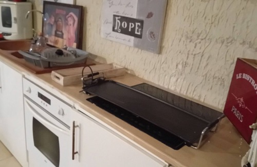 Meslay-le-Vidame House | Appartement en Sous sol Dans Pavillon a la Campagne