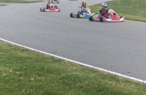 Meslay-le-Vidame House | Appartement en Sous sol Dans Pavillon a la Campagne