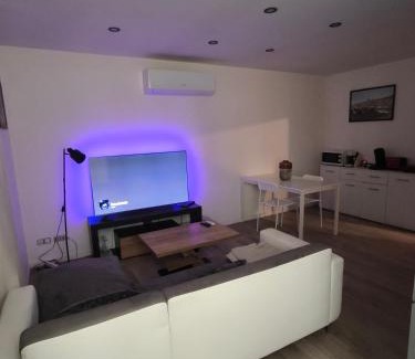 Lons-le-Saunier Apartment | Appartement fonctionnel