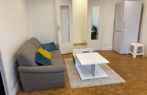 Pontoise Apartment | Appartement Haut Standing - 7 Couchages + 2 Sdb, au Rez-de-chaussée