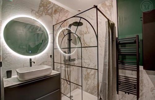 Saint-Genest-Lerpt Apartment | Appartement le Gaga Château Philip