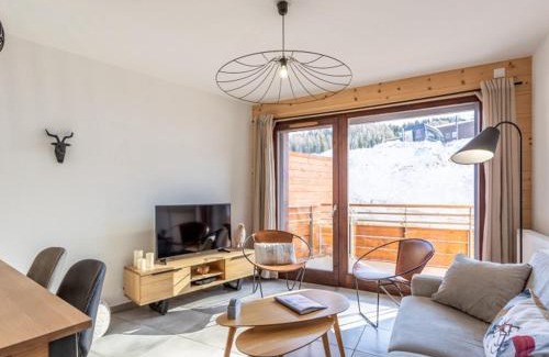 Plagne Centre Apartment | Appartement moderne 3 pièces à Plagne Centre, balcon sud, proche pistes et commerces. - FR-1-351-125