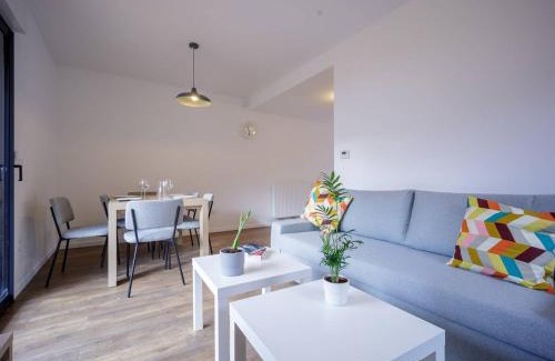 Peyragudes Apartment | Appartement Neuf à Loudenvielle - 6 pers, 2 ch, terrasse sud, proche télécabine et Balnéa - FR-1-695-12