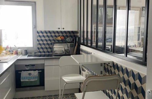 Parc-de-Montsouris Apartment | Appartement Paris 14, vue sur Parc Montsouris,balcon Filant Plein sud