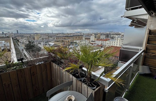 Pere Lachaise Apartment | Appartement Paris Avec vu sur Toute la Capitale