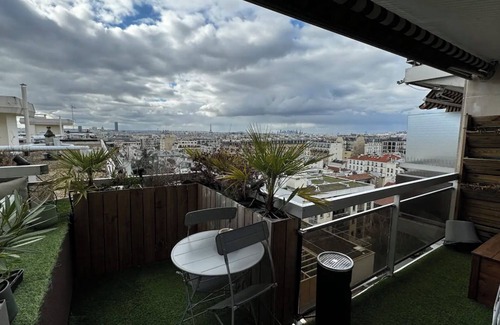 Pere Lachaise Apartment | Appartement Paris Avec vu sur Toute la Capitale