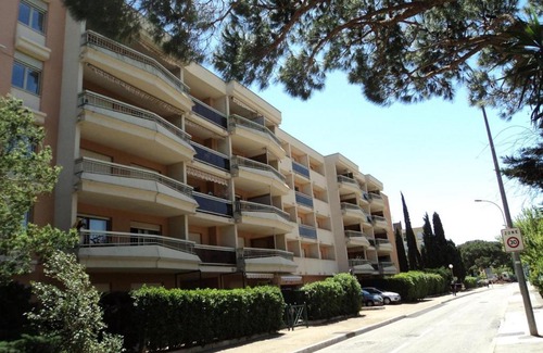 Sainte-Maxime City Centre Apartment | Appartement Sainte-Maxime, 1 pièce, 4 personnes - FR-1-226-303