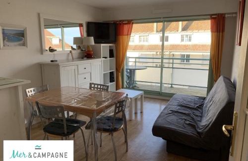 Fort-Mahon-Plage Apartment | Appartement T2 Cabine Proche Plage avec Balcon et Parking Privé - FR-1-482-110