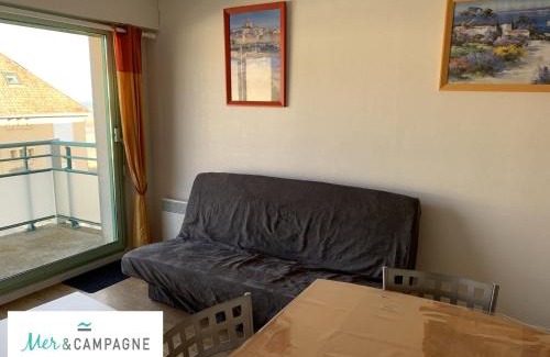 Fort-Mahon-Plage Apartment | Appartement T2 Cabine Proche Plage avec Balcon et Parking Privé - FR-1-482-110