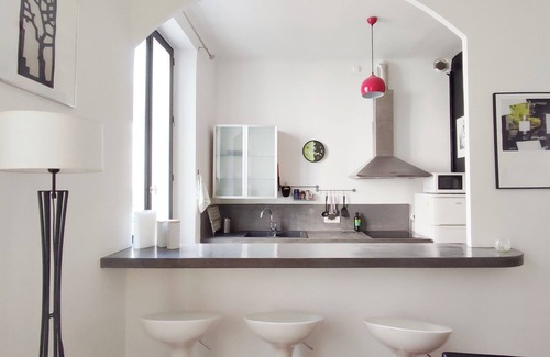 1st Arrondissement Apartment | Appartement Typique Entre la Gare et la Canebière