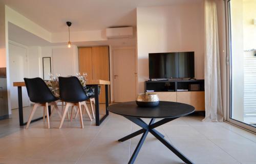Uzes Apartment | Appartement Uzès, piscine, climatisation, parking privé