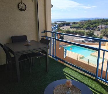 Vias Apartment | Appartement, vue sur mer, accés direct plage, piscine