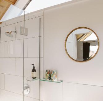 Richmond House | Appleby House & Rabbit Island Huts