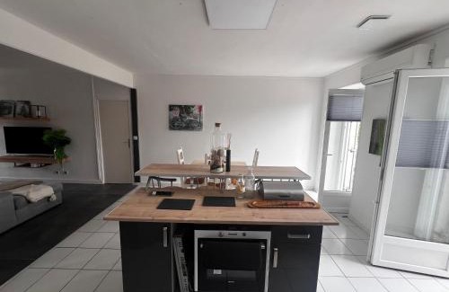 Thiviers Apartment | Appt ville campagne