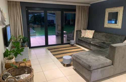 Howick Apartment | April House