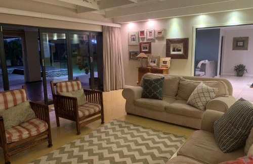 Howick Apartment | April House