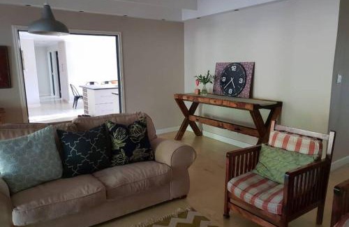 Howick Apartment | April House