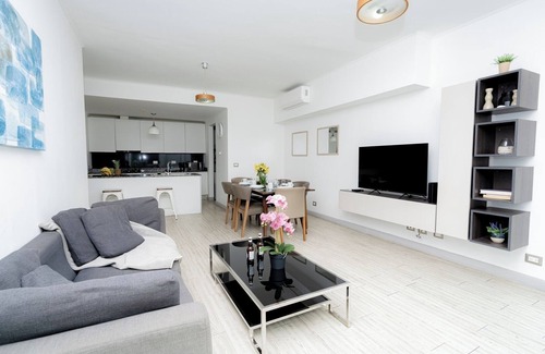 Tumba Vieja Apartment | Apt 2 bedroom free parking and pool