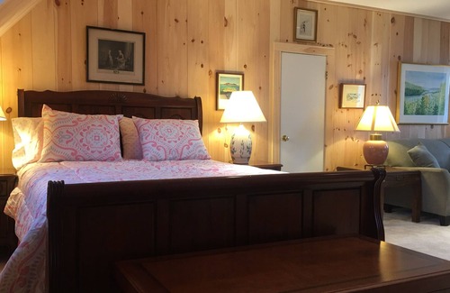 Stonington Apartment | Apt 2 Studio apartment in downtown Stonington