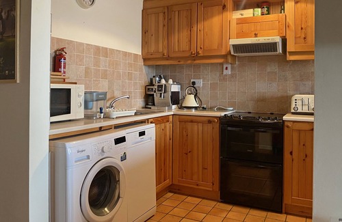 Roundstone Cottage | Apt 235 - Roundstone - sleeps 4 guests in 2 bedrooms